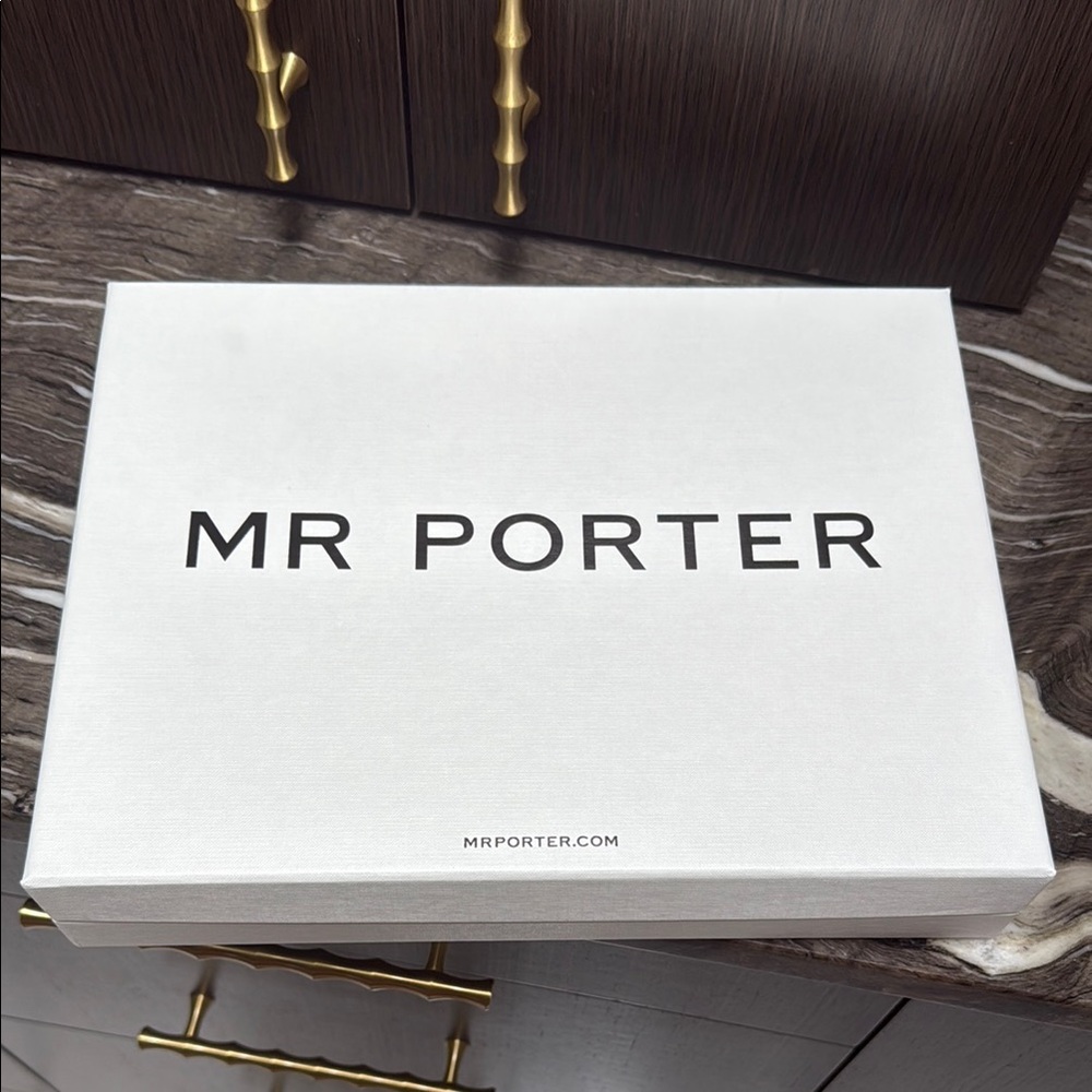 MR PORTER White  Gift Box